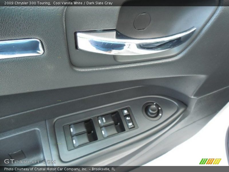 Cool Vanilla White / Dark Slate Gray 2009 Chrysler 300 Touring