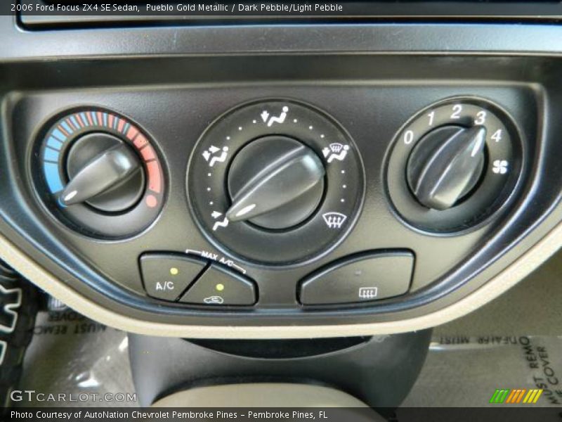 Pueblo Gold Metallic / Dark Pebble/Light Pebble 2006 Ford Focus ZX4 SE Sedan