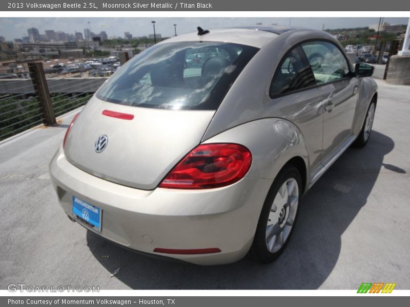 Moonrock Silver Metallic / Titan Black 2013 Volkswagen Beetle 2.5L