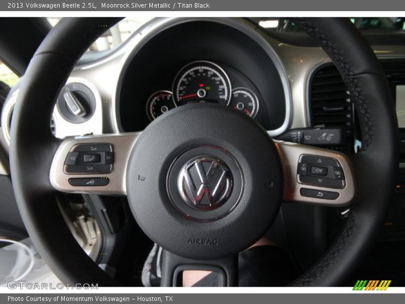 Moonrock Silver Metallic / Titan Black 2013 Volkswagen Beetle 2.5L