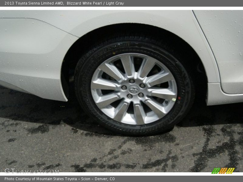 Blizzard White Pearl / Light Gray 2013 Toyota Sienna Limited AWD