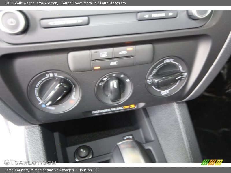 Toffee Brown Metallic / Latte Macchiato 2013 Volkswagen Jetta S Sedan