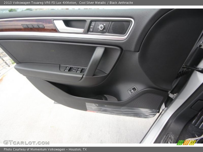 Cool Silver Metallic / Black Anthracite 2013 Volkswagen Touareg VR6 FSI Lux 4XMotion
