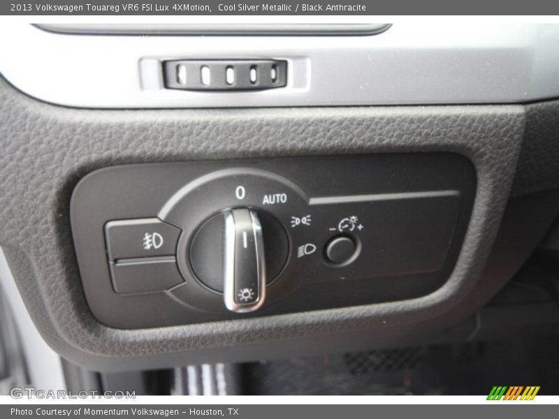Cool Silver Metallic / Black Anthracite 2013 Volkswagen Touareg VR6 FSI Lux 4XMotion