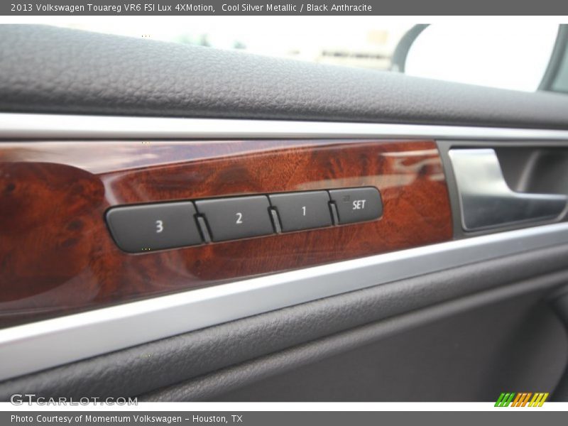 Cool Silver Metallic / Black Anthracite 2013 Volkswagen Touareg VR6 FSI Lux 4XMotion