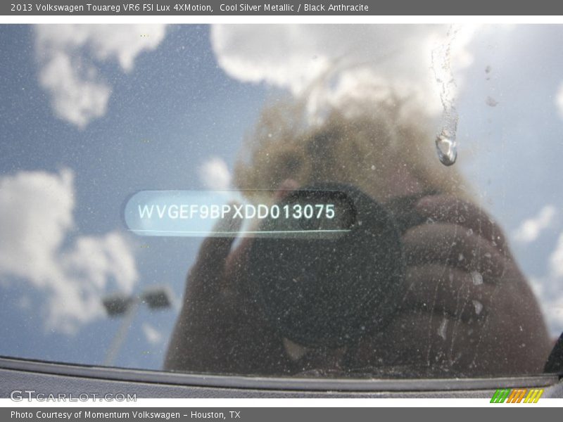 Cool Silver Metallic / Black Anthracite 2013 Volkswagen Touareg VR6 FSI Lux 4XMotion
