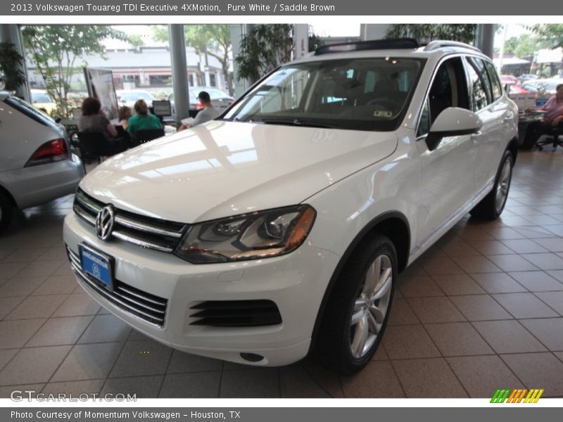 Pure White / Saddle Brown 2013 Volkswagen Touareg TDI Executive 4XMotion