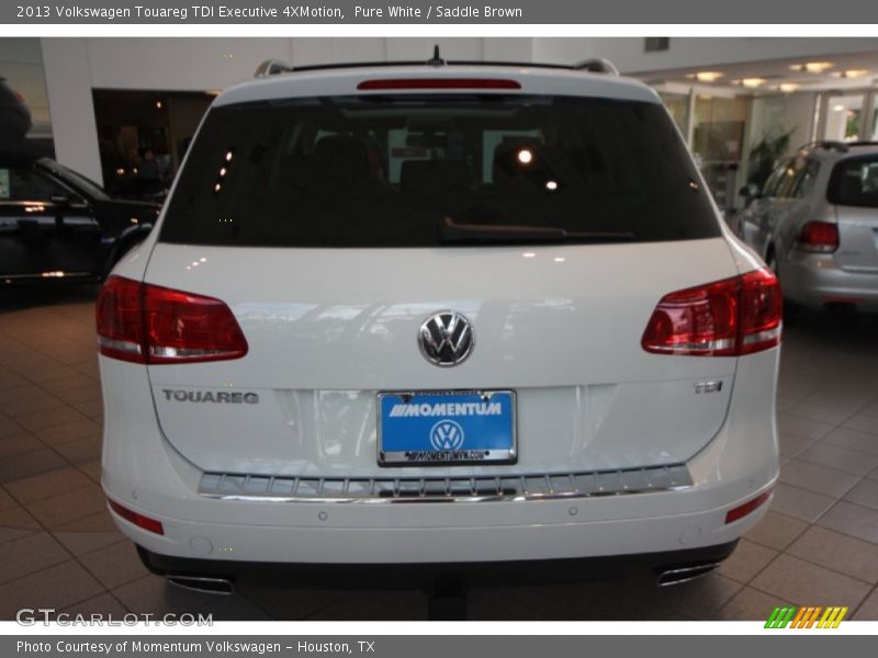 Pure White / Saddle Brown 2013 Volkswagen Touareg TDI Executive 4XMotion