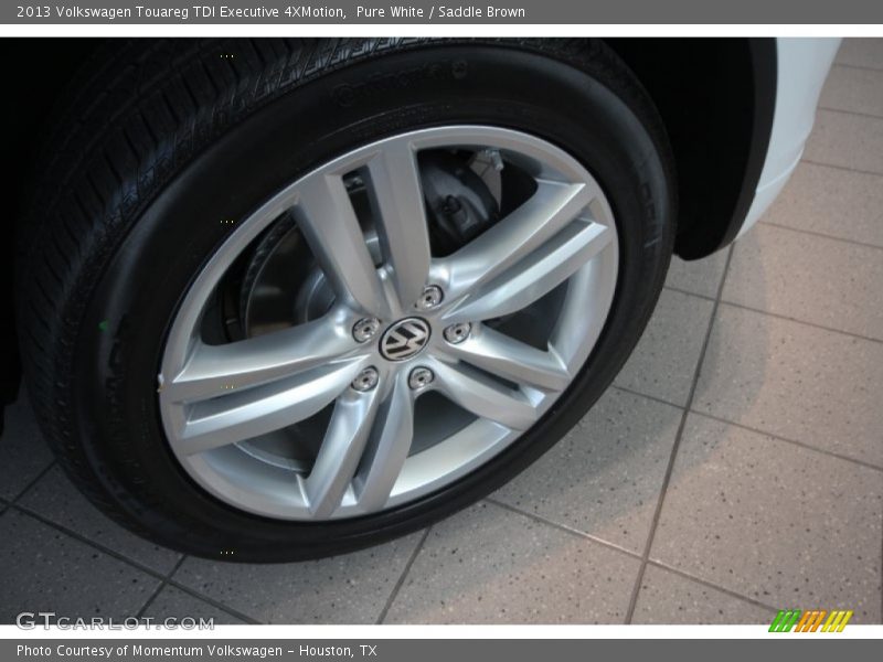 Pure White / Saddle Brown 2013 Volkswagen Touareg TDI Executive 4XMotion