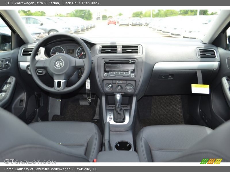 Black Uni / Titan Black 2013 Volkswagen Jetta SE Sedan