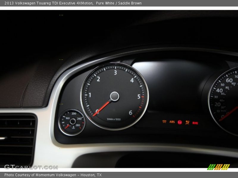 Pure White / Saddle Brown 2013 Volkswagen Touareg TDI Executive 4XMotion