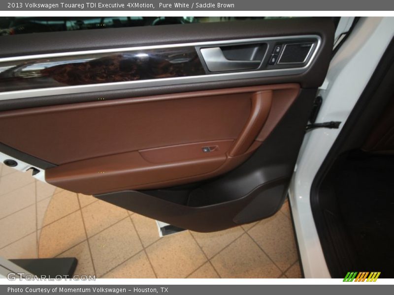 Pure White / Saddle Brown 2013 Volkswagen Touareg TDI Executive 4XMotion
