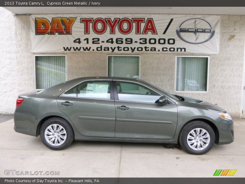 Cypress Green Metallic / Ivory 2013 Toyota Camry L