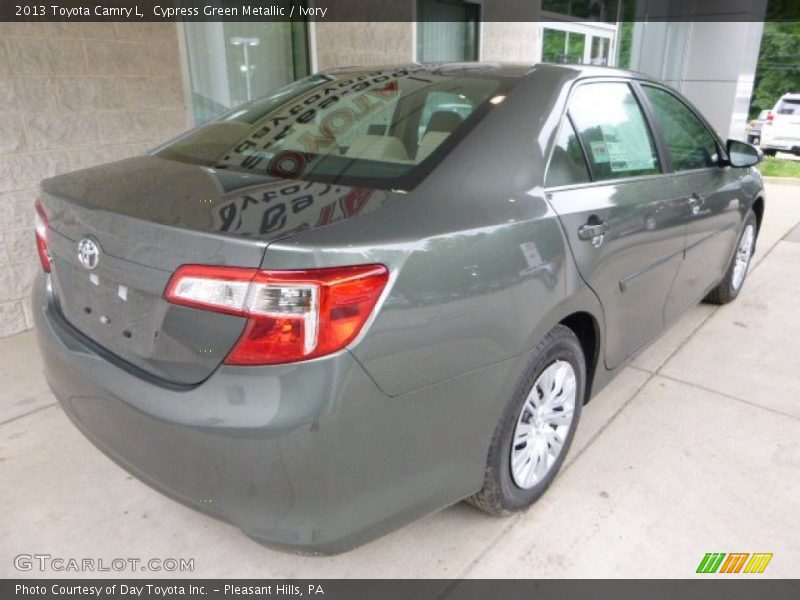 Cypress Green Metallic / Ivory 2013 Toyota Camry L