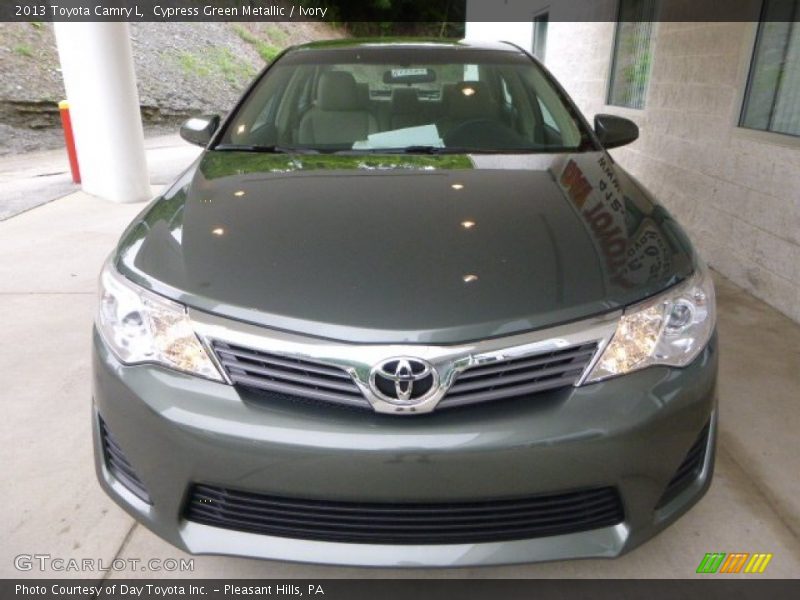 Cypress Green Metallic / Ivory 2013 Toyota Camry L