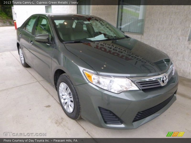 Cypress Green Metallic / Ivory 2013 Toyota Camry L