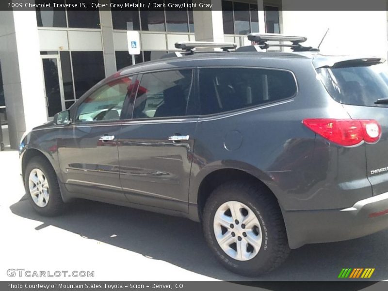 Cyber Gray Metallic / Dark Gray/Light Gray 2009 Chevrolet Traverse LS