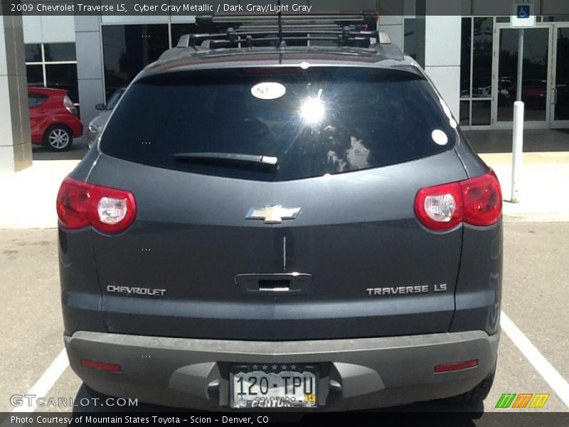 Cyber Gray Metallic / Dark Gray/Light Gray 2009 Chevrolet Traverse LS