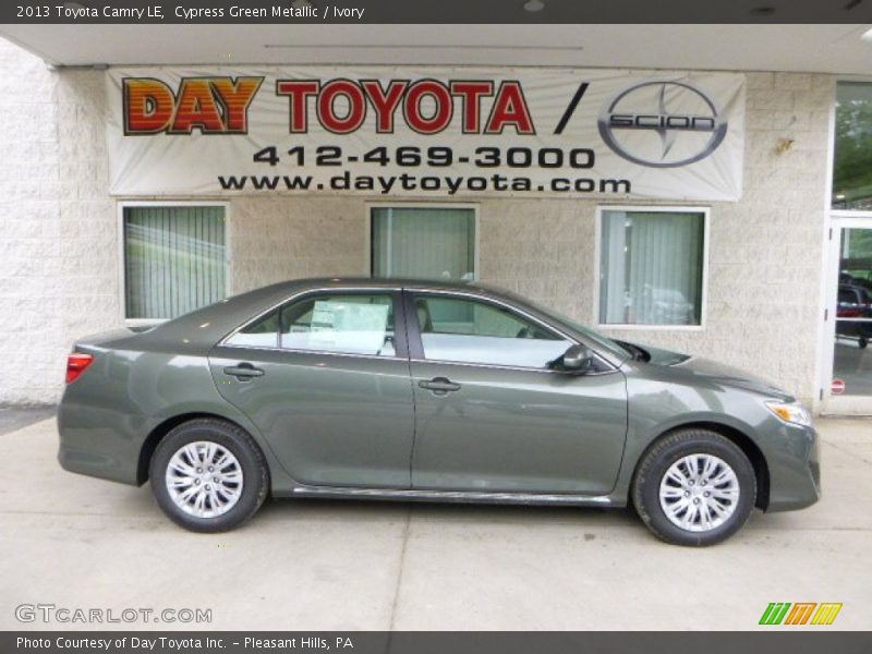 Cypress Green Metallic / Ivory 2013 Toyota Camry LE