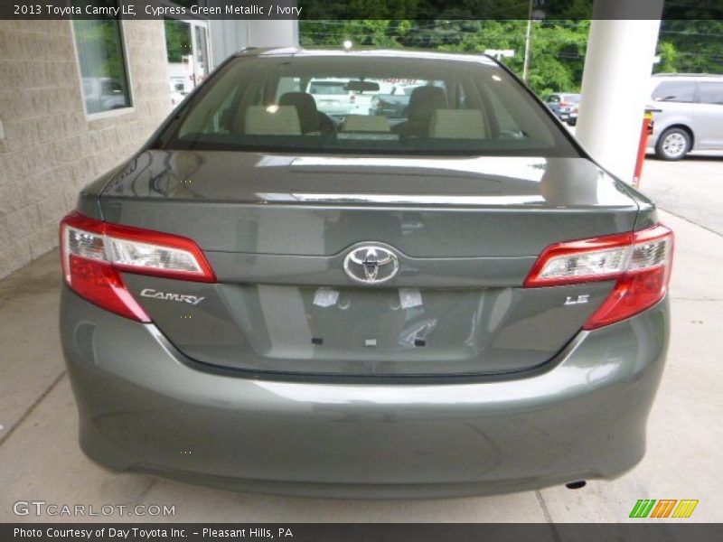 Cypress Green Metallic / Ivory 2013 Toyota Camry LE