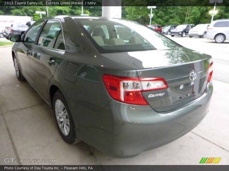 Cypress Green Metallic / Ivory 2013 Toyota Camry LE