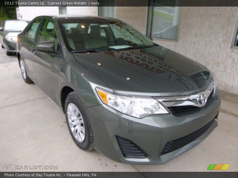 Cypress Green Metallic / Ivory 2013 Toyota Camry LE