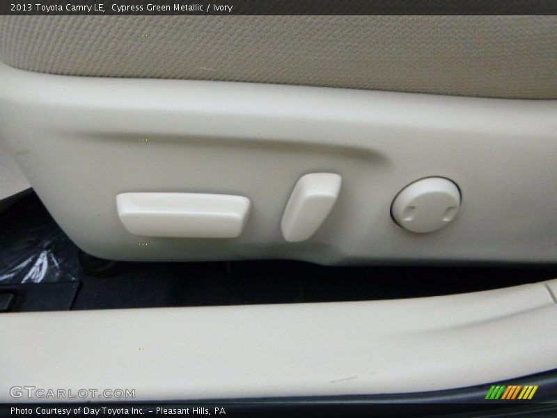 Cypress Green Metallic / Ivory 2013 Toyota Camry LE