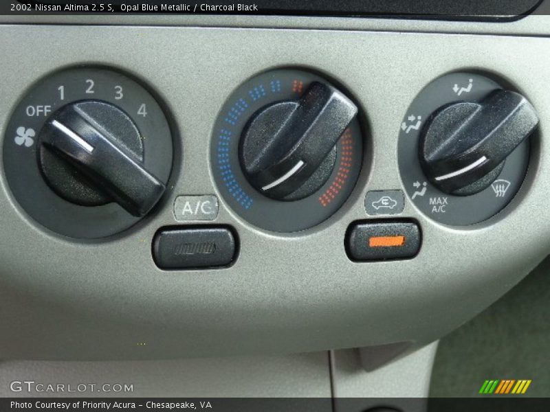 Opal Blue Metallic / Charcoal Black 2002 Nissan Altima 2.5 S