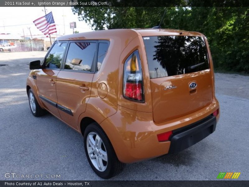 Ignition Orange / Black Soul Logo Cloth 2011 Kia Soul +