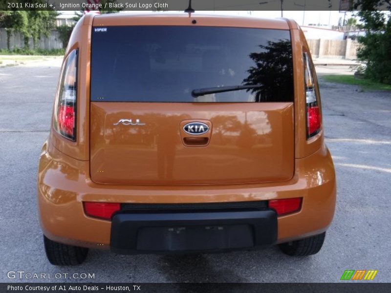 Ignition Orange / Black Soul Logo Cloth 2011 Kia Soul +