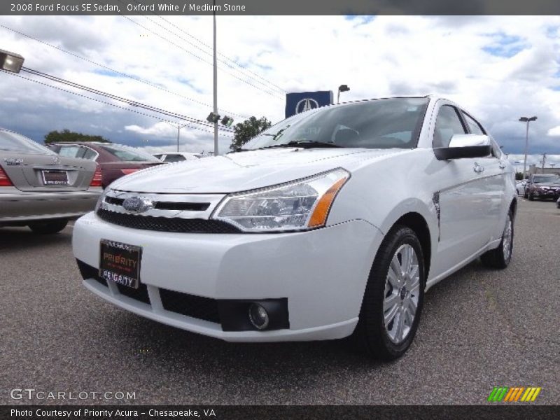 Oxford White / Medium Stone 2008 Ford Focus SE Sedan