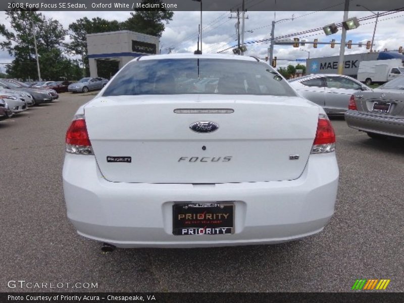 Oxford White / Medium Stone 2008 Ford Focus SE Sedan
