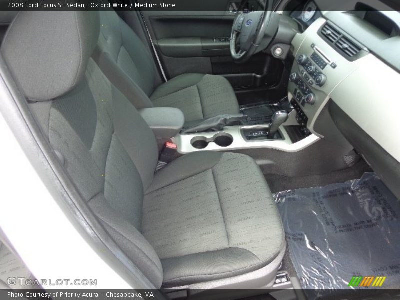 Oxford White / Medium Stone 2008 Ford Focus SE Sedan