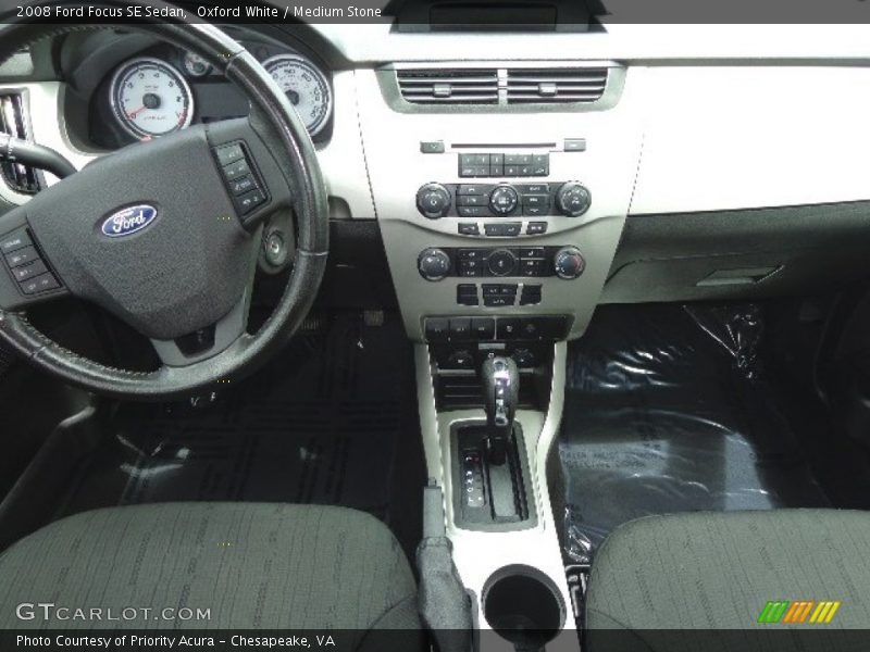 Oxford White / Medium Stone 2008 Ford Focus SE Sedan