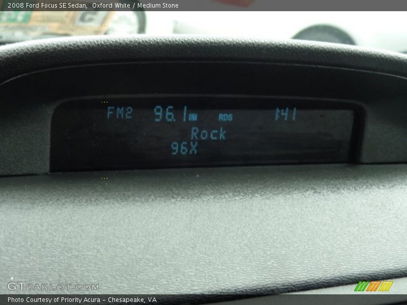 Oxford White / Medium Stone 2008 Ford Focus SE Sedan