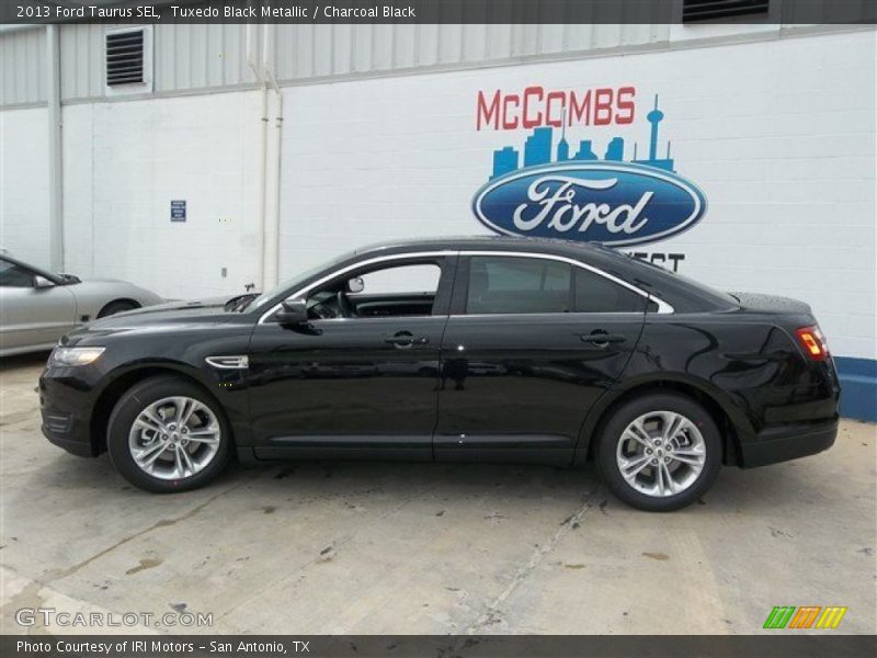 Tuxedo Black Metallic / Charcoal Black 2013 Ford Taurus SEL