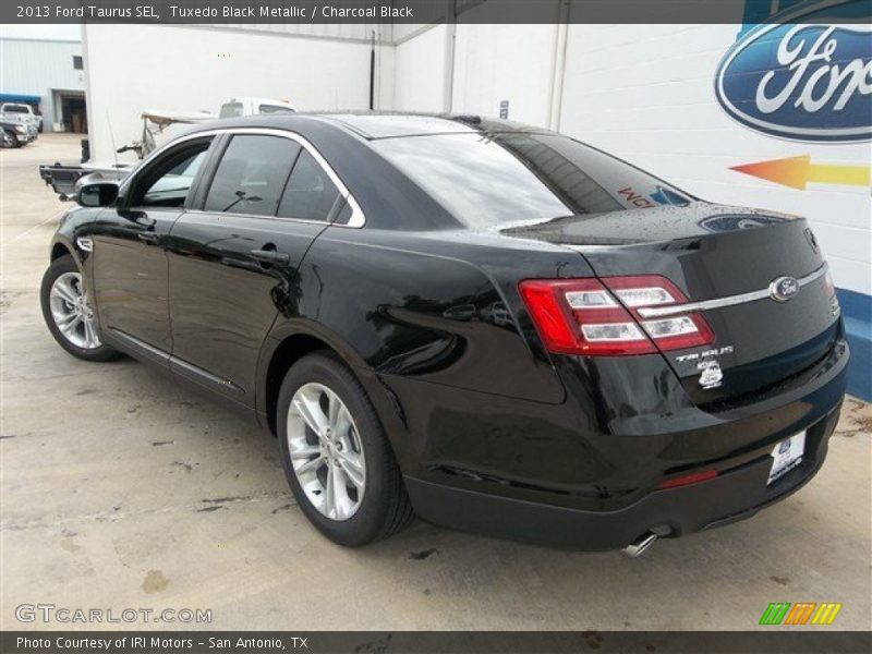 Tuxedo Black Metallic / Charcoal Black 2013 Ford Taurus SEL