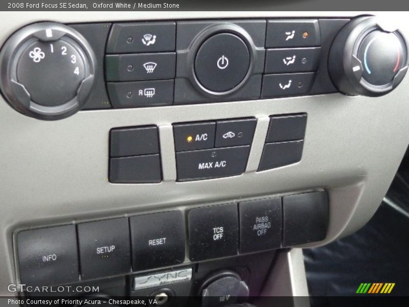 Oxford White / Medium Stone 2008 Ford Focus SE Sedan