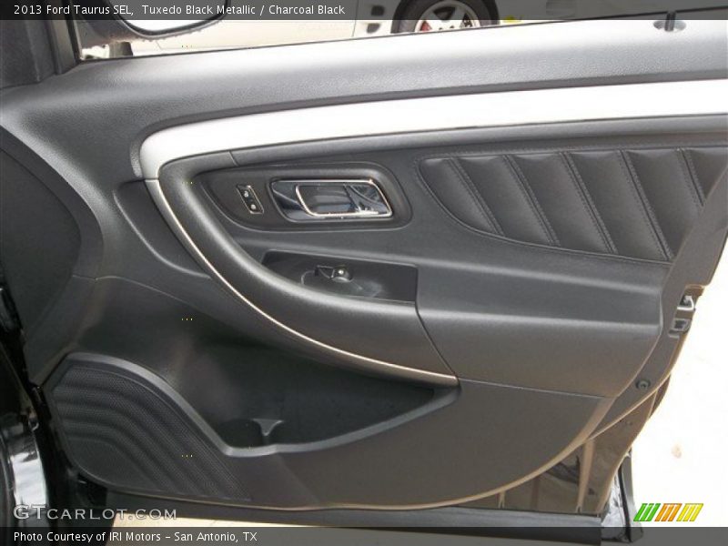 Tuxedo Black Metallic / Charcoal Black 2013 Ford Taurus SEL