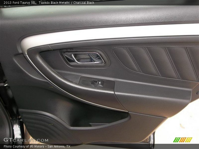 Tuxedo Black Metallic / Charcoal Black 2013 Ford Taurus SEL