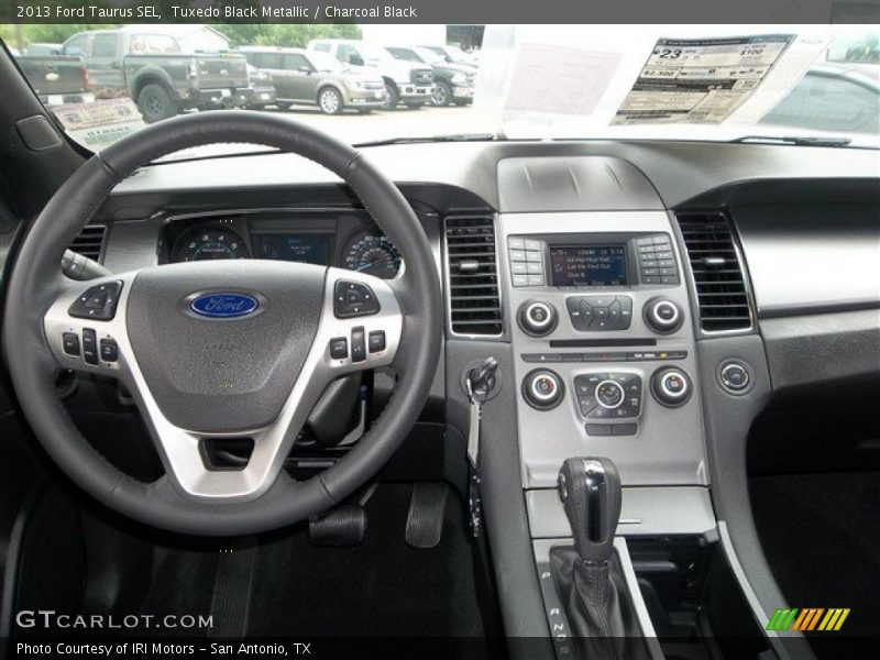 Tuxedo Black Metallic / Charcoal Black 2013 Ford Taurus SEL