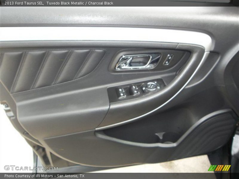 Tuxedo Black Metallic / Charcoal Black 2013 Ford Taurus SEL
