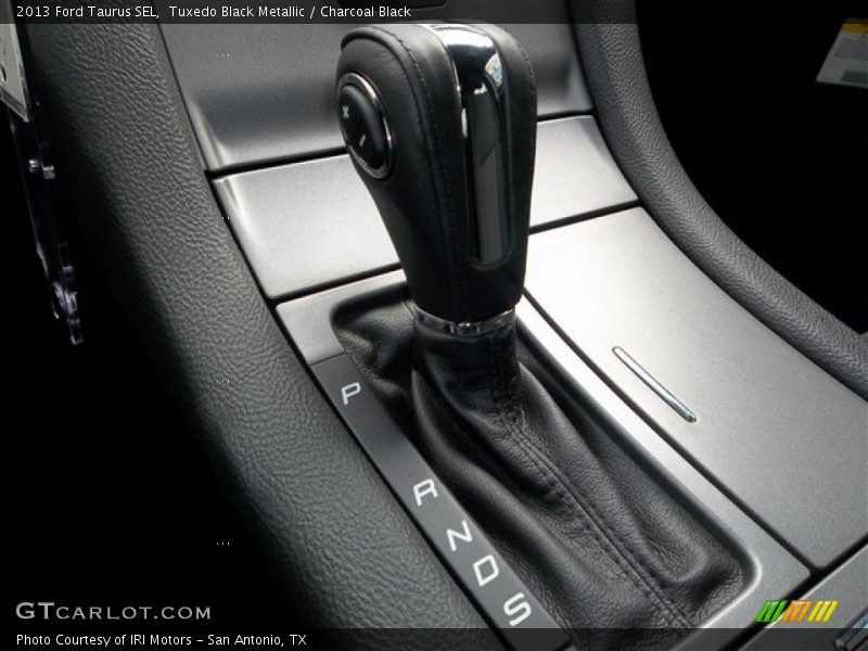 Tuxedo Black Metallic / Charcoal Black 2013 Ford Taurus SEL