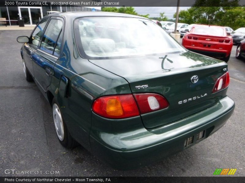Woodland Green Pearl / Light Charcoal 2000 Toyota Corolla CE