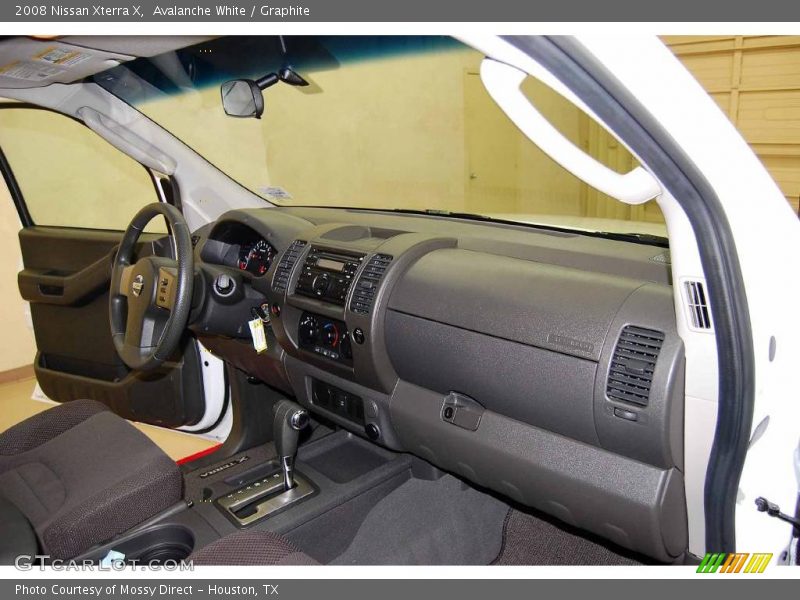 Avalanche White / Graphite 2008 Nissan Xterra X