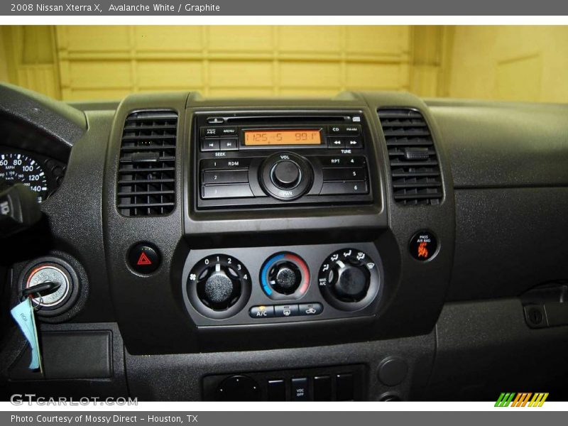 Avalanche White / Graphite 2008 Nissan Xterra X