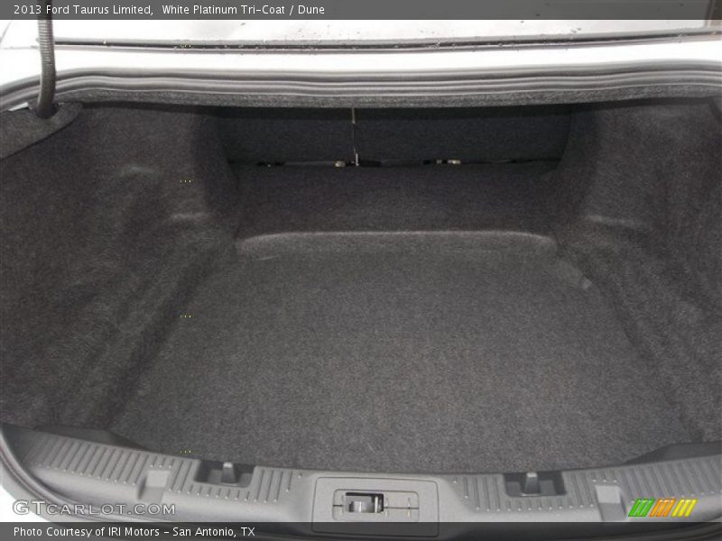 White Platinum Tri-Coat / Dune 2013 Ford Taurus Limited
