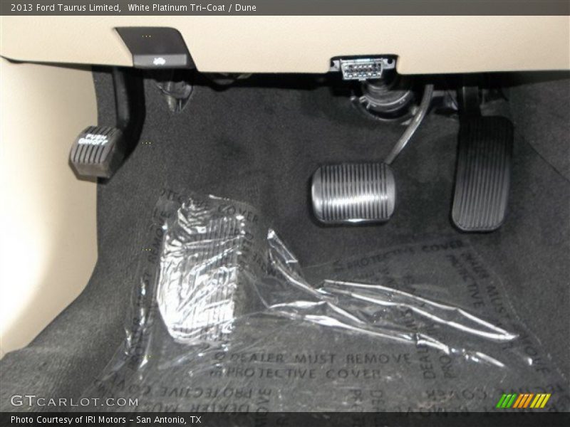 White Platinum Tri-Coat / Dune 2013 Ford Taurus Limited