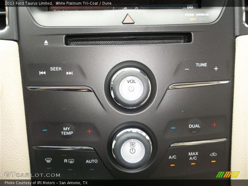 White Platinum Tri-Coat / Dune 2013 Ford Taurus Limited