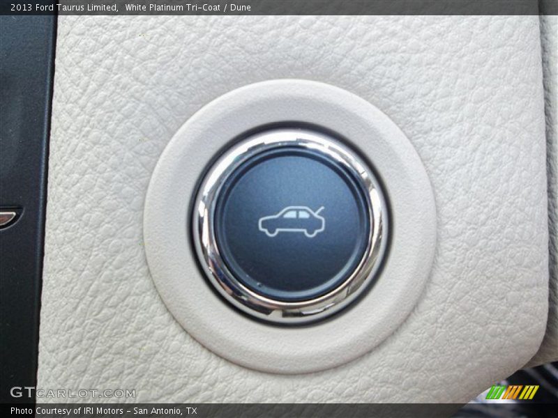 White Platinum Tri-Coat / Dune 2013 Ford Taurus Limited